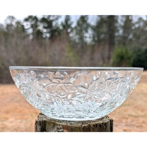 Princess House Fantasia Lead Crystal Serving Bowl 8 5/8" Floral Poinsettia